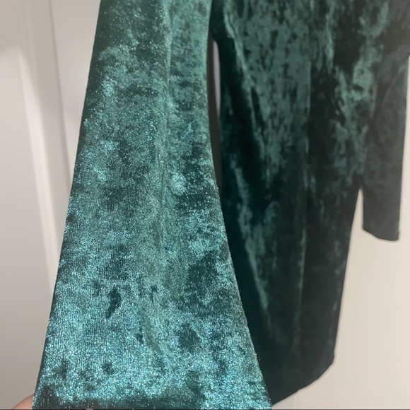Velour Deep Green Long-Sleeved Mini Dress - Picture 10 of 14